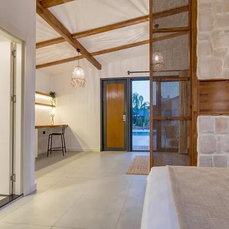 ホテル Rota Kilidonia Suites&villas