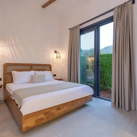 فندق Rota Kilidonia Suites&villas كاراوز